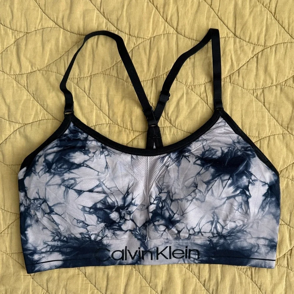 Cute Calvin Klein Sports Bra - Picture 1 of 5